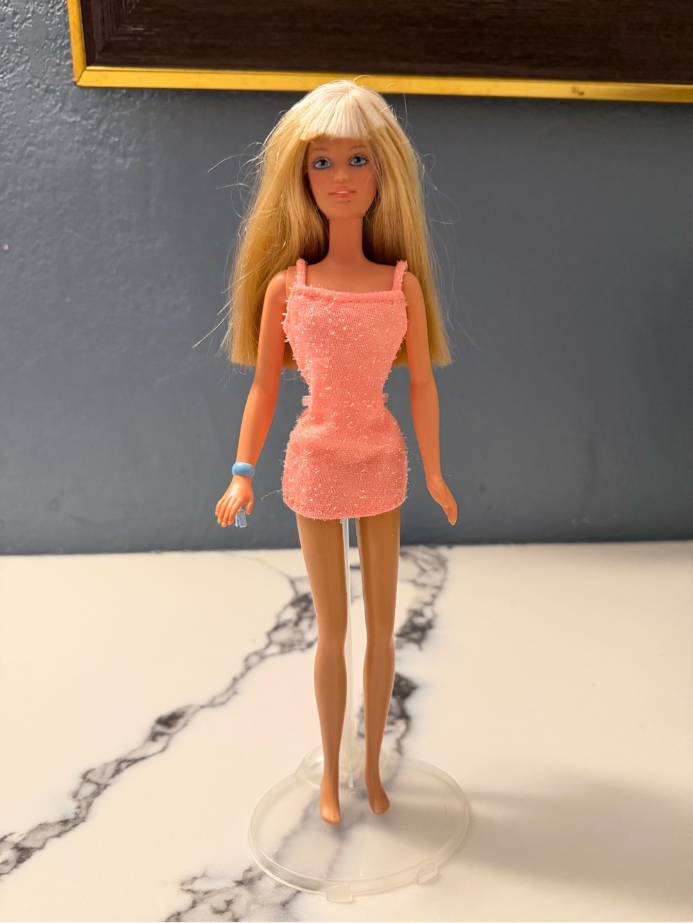 VTG 1998 Mattel Totally YoYo Skipper Doll Wearing Peach Sparkly Dress #22228